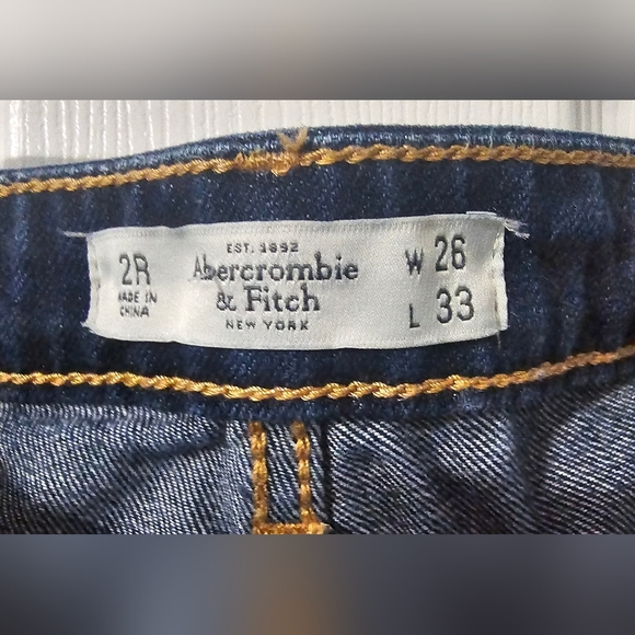 Abercrombie & Fitch Straight Leg Jeans Size 2R (W 26 L 33) - Picture 2 of 3
